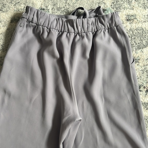 Lululemon Noir Crop - Picture 12 of 13